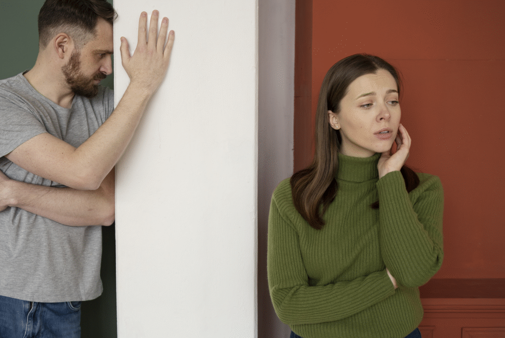 Pareja discutiendo por celos